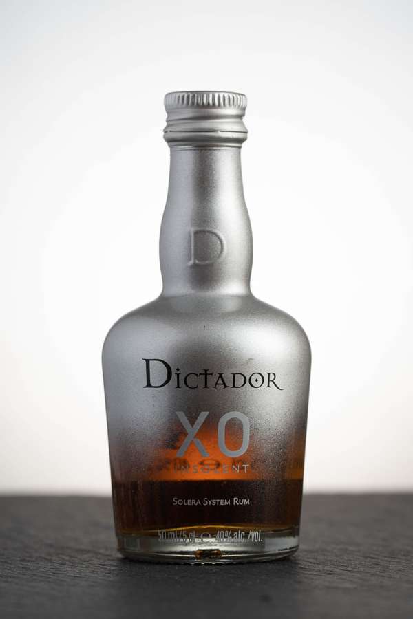 Dictador XO Insolent